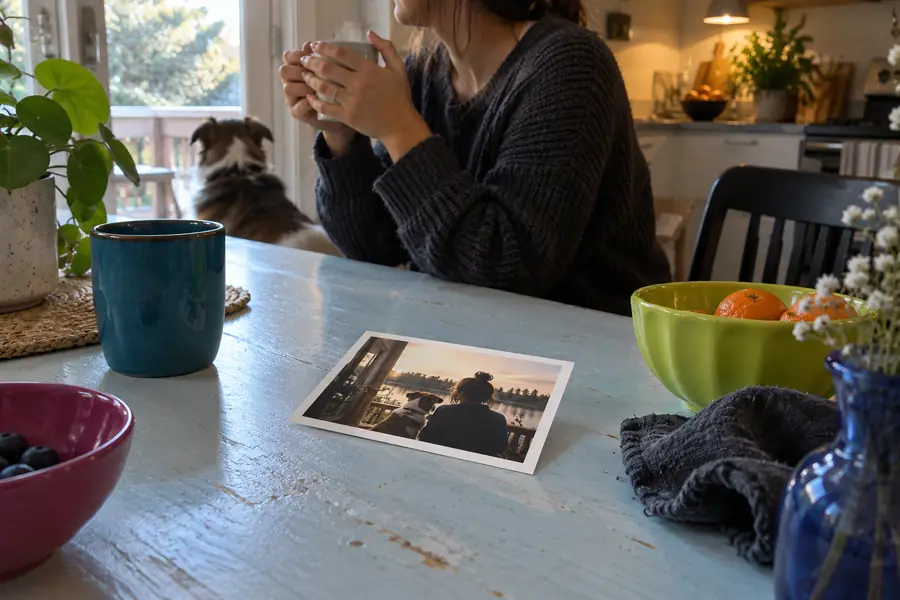 Unbearbeitetes Alltagsfoto mit lockerem Bildausschnitt und ungleichmäßigen Farben